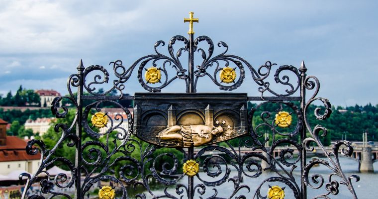 244 | Fences :: Prague, Czech Republic, 2016