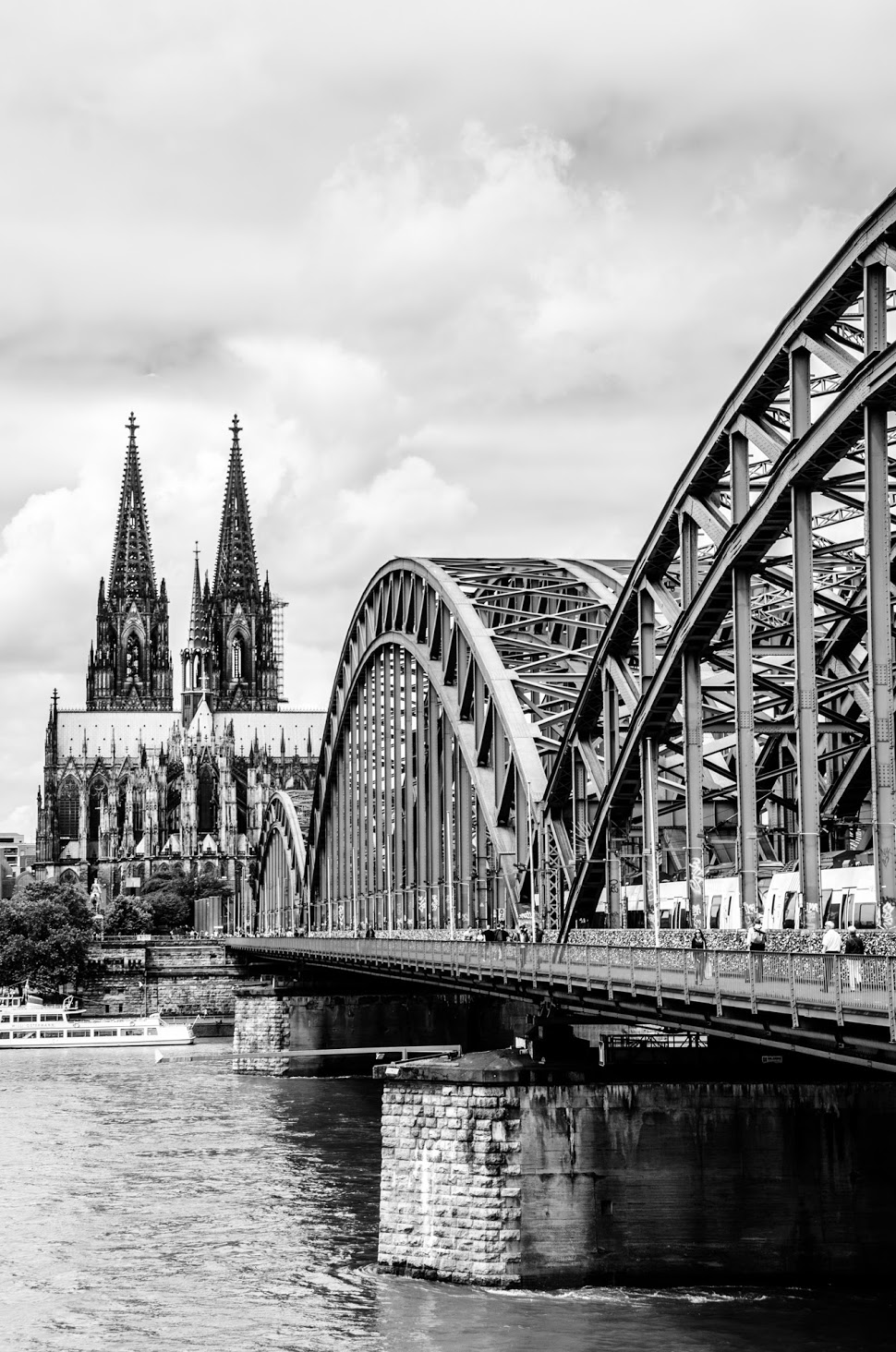 305 | Bridges :: Cologne, Germany, 2016